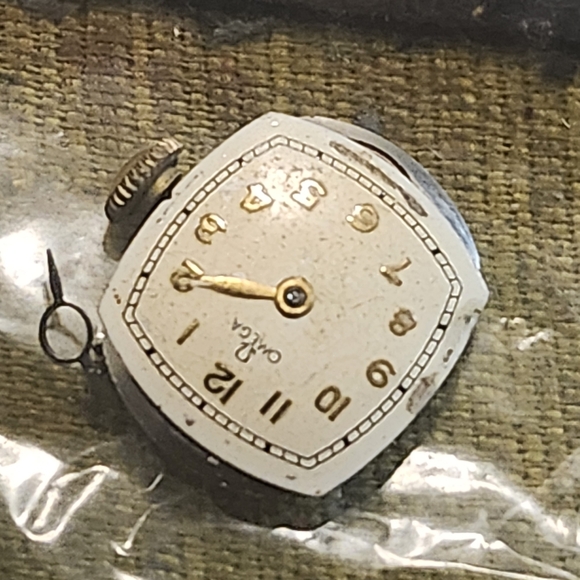 Vintage Omega Movements one works great the other one doesnt - Picture 5 of 12